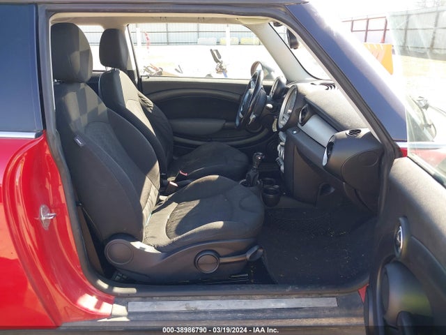 2009 MINI COOPER WMWMF33599TW73290 Photo 4