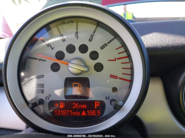 2009 MINI COOPER WMWMF33599TW73290 Photo 6
