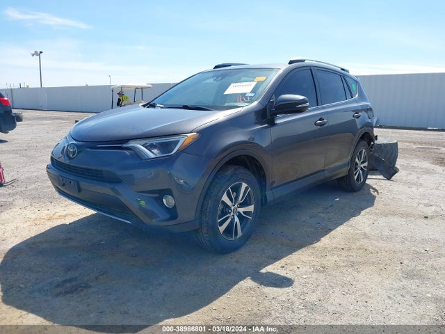 Toyota Rav4 Xle 2018 JTMWFREVXJJ185025 Image 2