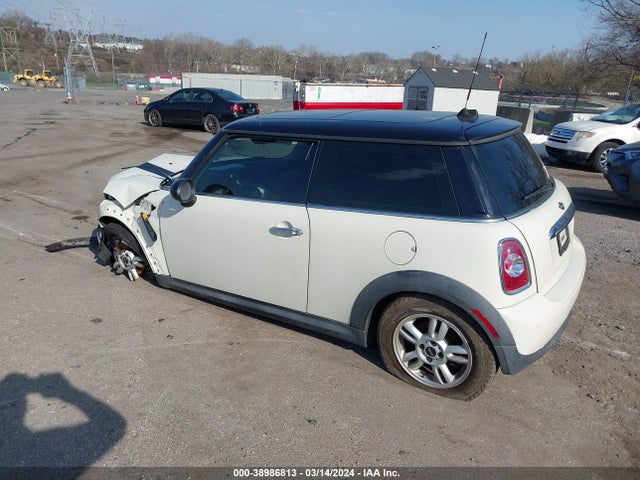 2013 MINI HARDTOP WMWSU3C51DT688131 Photo 2
