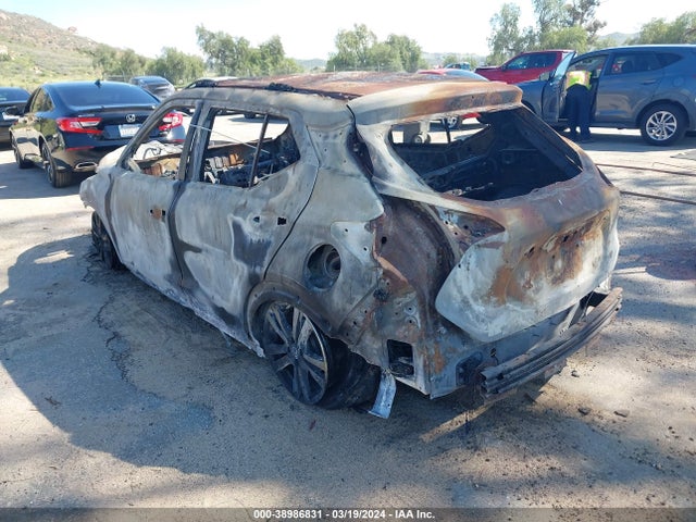 Nissan KICKS SV 2019 3N1CP5CU7KL501660 Image 3