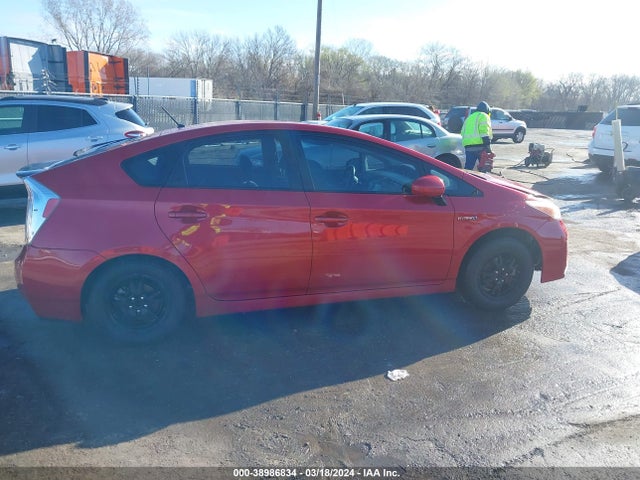 Toyota Prius Two 2014 JTDKN3DU6E0369493 Image 13