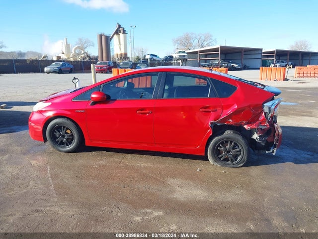 Toyota Prius Two 2014 JTDKN3DU6E0369493 Image 14