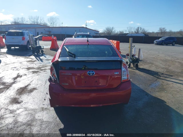 Toyota Prius Two 2014 JTDKN3DU6E0369493 Image 16