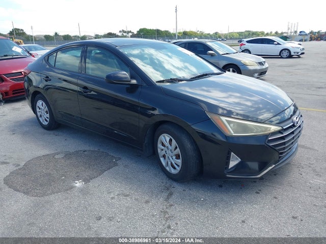 2019 5NPD74LF2KH470279 main image