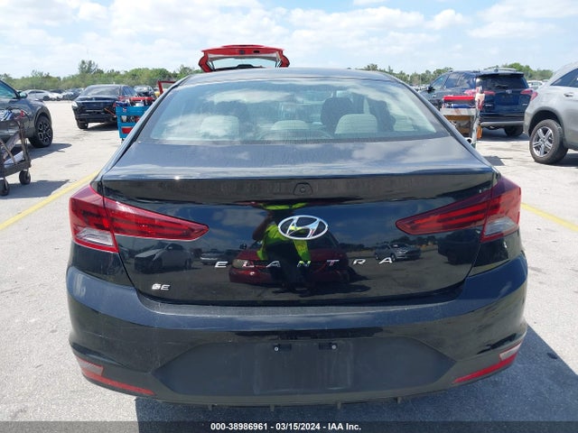Hyundai ELANTRA SE 2019 5NPD74LF2KH470279 Image 16