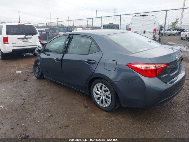 Toyota COROLLA LE 2018 2T1BURHE6JC997031 Image 3