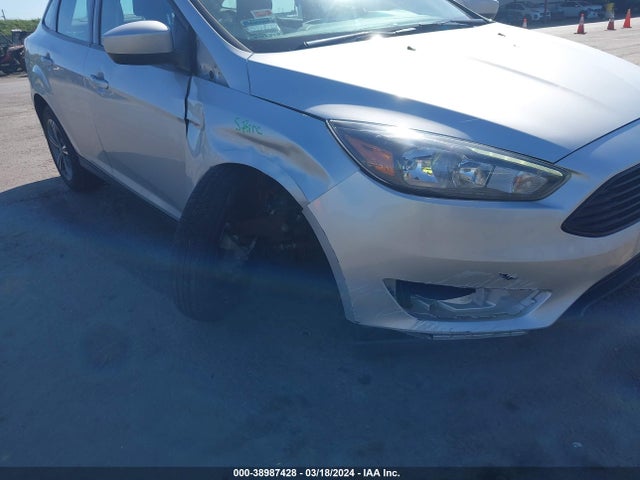 Ford Focus 2018 1FADP3F27JL313530 Image 20
