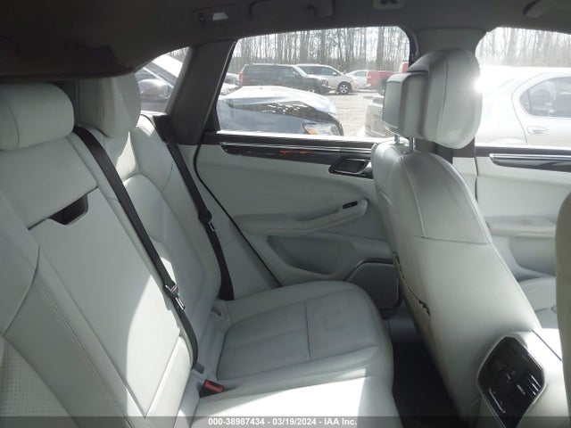 Porsche Macan Gts 2017 WP1AG2A5XHLB54956 Image 8