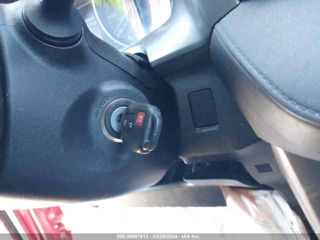 Toyota RAV4 LE 2017 JTMBFREV7HJ107732 Image 11