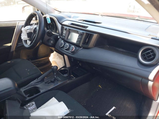 Toyota RAV4 LE 2017 JTMBFREV7HJ107732 Image 5
