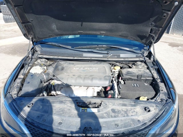 38987979 :رقم المزاد ، 1C3CCCCB7FN554820 vin ، 2015 Chrysler 200 C مزاد بيع