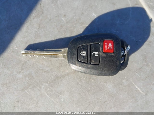 Toyota Prius C Two 2018 JTDKDTB37J1603772 Image 11