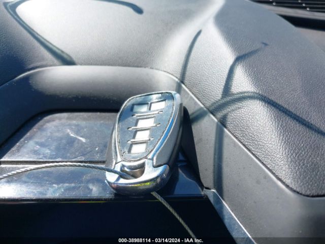 2018 CHEVROLET CAMARO 1G1FB1RX6J0116565 Photo 10