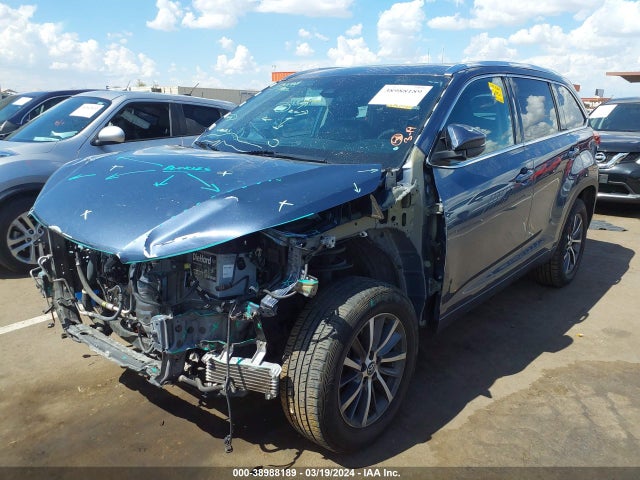 Toyota Highlander Xle 2018 5TDKZRFH9JS258953 Image 2
