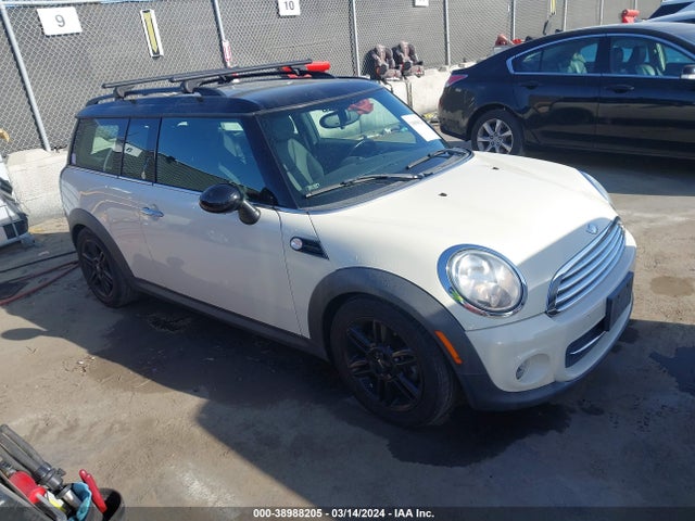 2014 MINI CLUBMAN WMWZF3C55ET492364 Photo 0