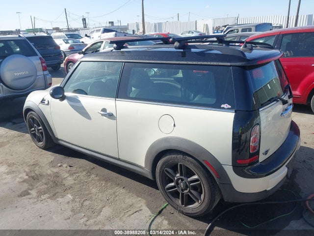 2014 MINI CLUBMAN WMWZF3C55ET492364 Photo 2