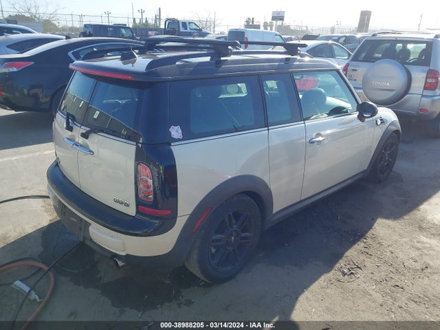 2014 MINI CLUBMAN WMWZF3C55ET492364 Photo 3