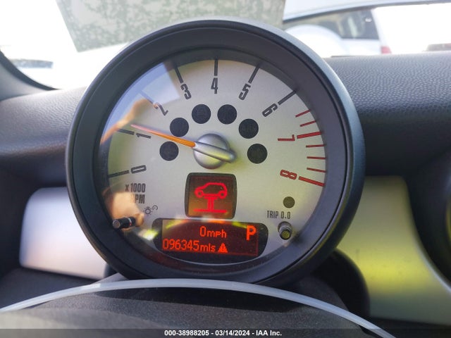 2014 MINI CLUBMAN WMWZF3C55ET492364 Photo 6