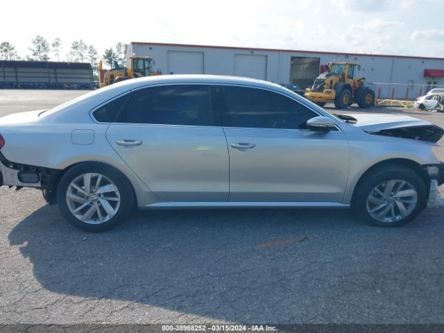 1VWBA7A38JC049189 Volkswagen Passat 2.0t Se