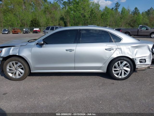 1VWBA7A38JC049189 Volkswagen Passat 2.0t Se