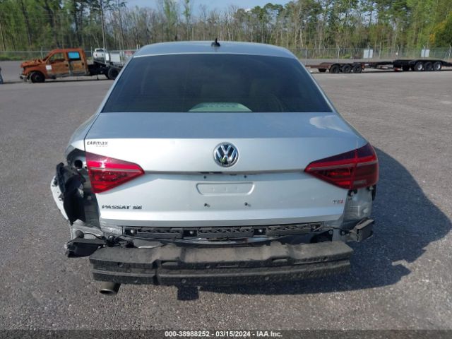 1VWBA7A38JC049189 Volkswagen Passat 2.0t Se