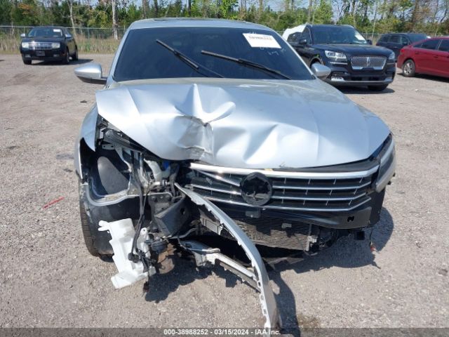 1VWBA7A38JC049189 Volkswagen Passat 2.0t Se