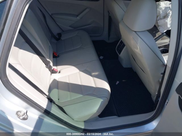 1VWBA7A38JC049189 Volkswagen Passat 2.0t Se