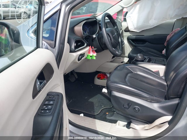 2C4RC1DG3LR172013 Chrysler Voyager Lxi