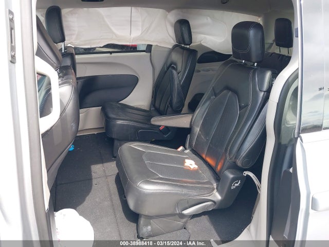 2C4RC1DG3LR172013 Chrysler Voyager Lxi