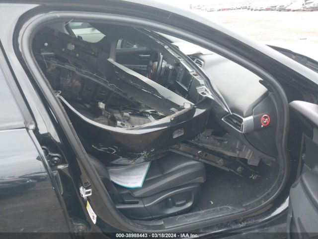 SAJAJ4BV4HCP15084 Jaguar Xe 35t Premium
