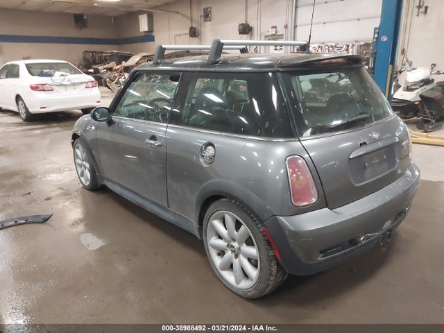2004 MINI COOPER S WMWRE33434TD86510 Photo 2