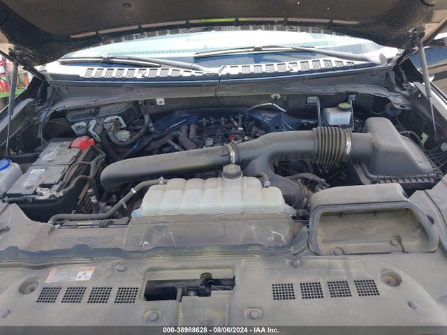 5LMJJ3NT2NEL05265 Lincoln Navigator Standard L