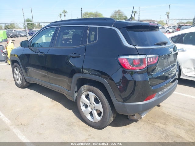 3C4NJCBB8JT441057 Jeep Compass Latitude Fwd
