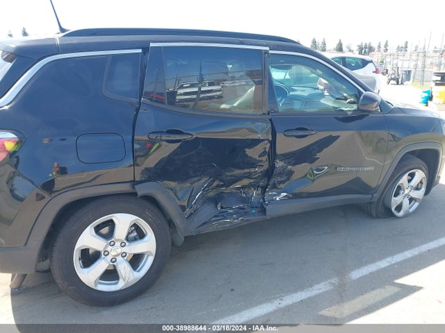 3C4NJCBB8JT441057 Jeep Compass Latitude Fwd