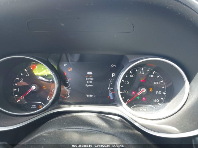 3C4NJCBB8JT441057 Jeep Compass Latitude Fwd