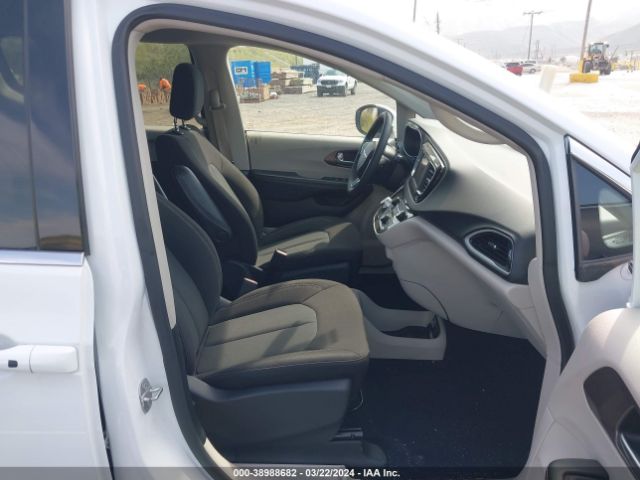 2C4RC1CG4NR166502 Chrysler Voyager Lx
