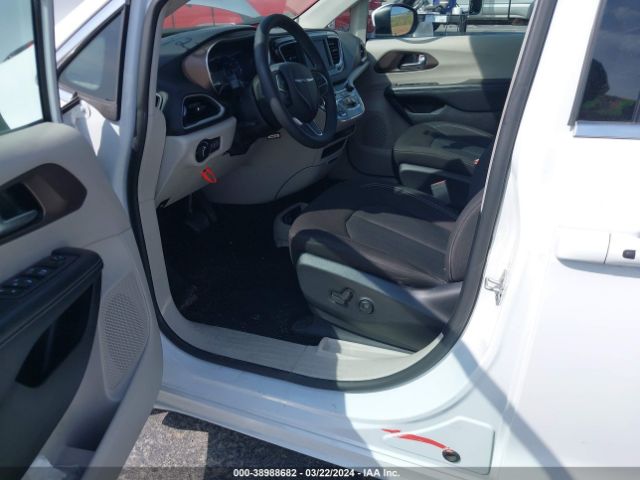 2C4RC1CG4NR166502 Chrysler Voyager Lx