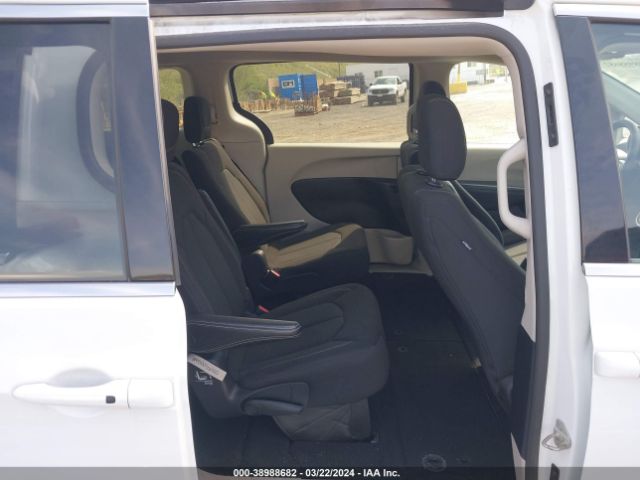2C4RC1CG4NR166502 Chrysler Voyager Lx