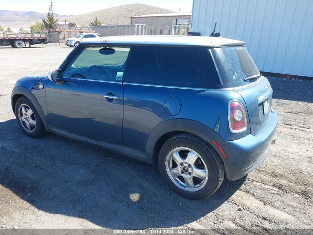 2009 MINI COOPER WMWMF33569TW79709 Photo 2