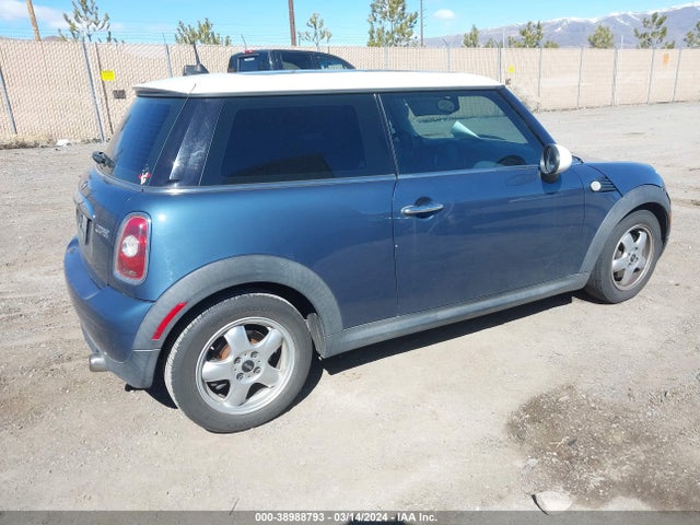2009 MINI COOPER WMWMF33569TW79709 Photo 3