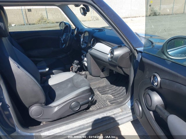 2009 MINI COOPER WMWMF33569TW79709 Photo 4