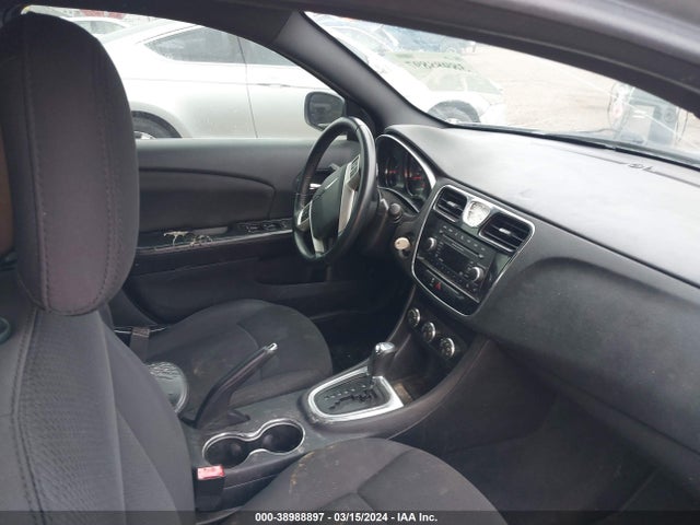 Chrysler 200 Touring 2014 1C3CCBBB1EN171790 Image 5