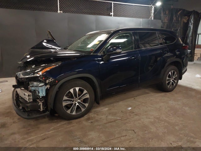 Toyota Highlander Xle 2021 5TDGZRBH8MS545703 Image 2