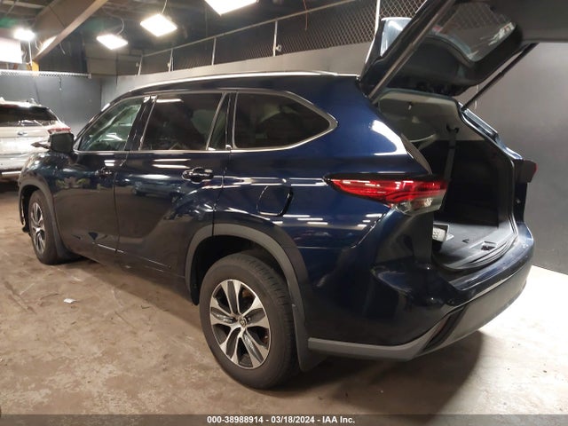 Toyota Highlander Xle 2021 5TDGZRBH8MS545703 Image 3