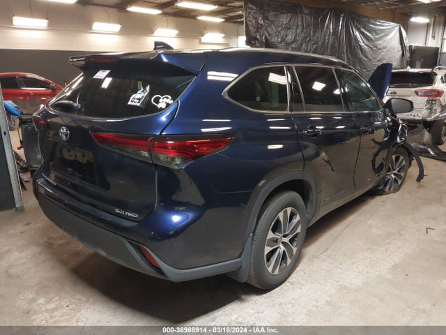 Toyota Highlander Xle 2021 5TDGZRBH8MS545703 Image 4