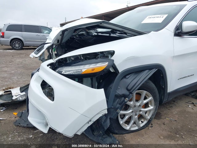 1C4PJMLB0JD517745 Jeep Cherokee Latitude Plus 4x4