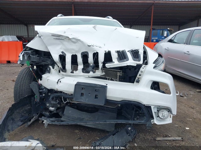 1C4PJMLB0JD517745 Jeep Cherokee Latitude Plus 4x4