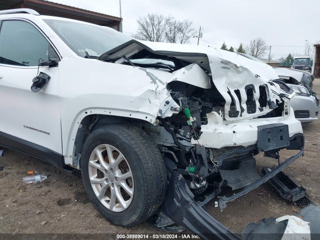 1C4PJMLB0JD517745 Jeep Cherokee Latitude Plus 4x4