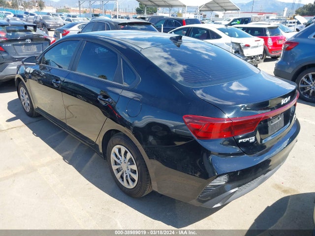 KIA FORTE LX 2023 3KPF24AD7PE565604 Image 3